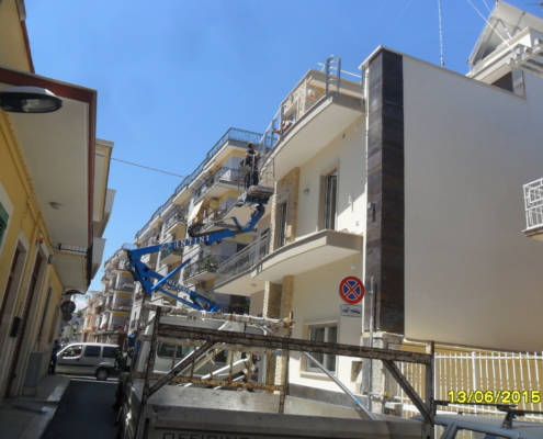 realizzazione balcone con vetrata anti spy ring